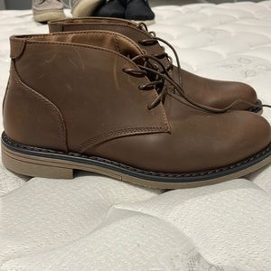 Dark brown leather chukka boot. Nunn Bush. Men’s size 7.